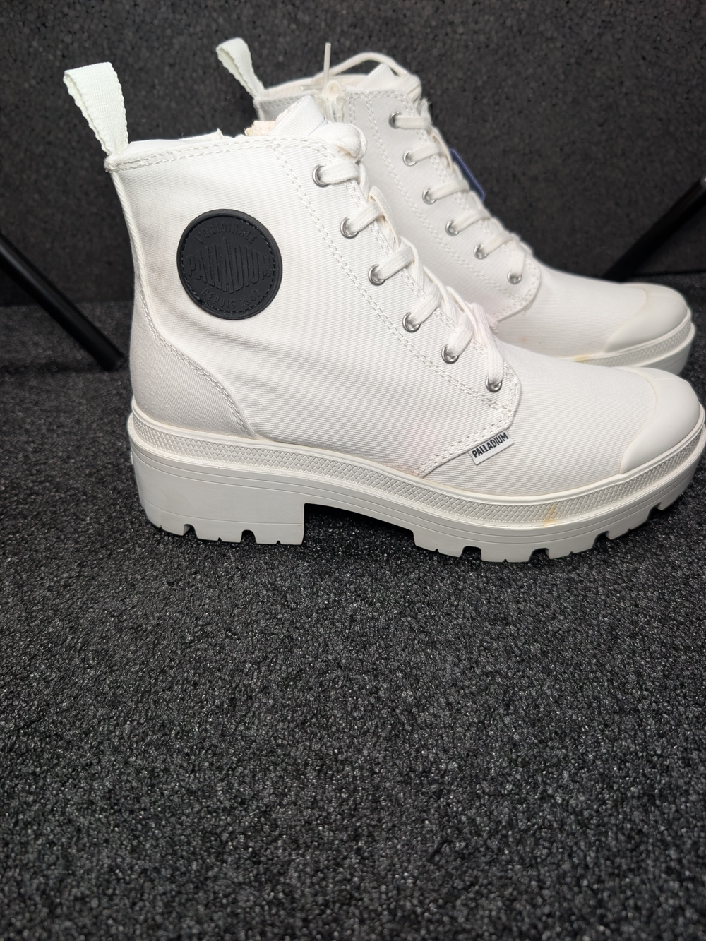 Palladium Pallabase Twill Women’s 7.5 Star White Platform Combat Boots NWT
